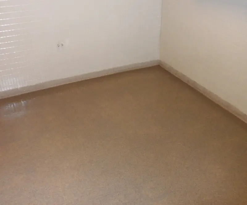 Golf Locker Rooms Sample 02